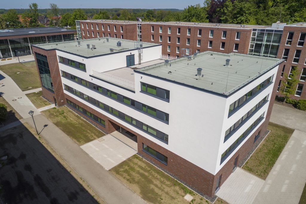 Drohnenperspektive auf die Campusstruktur in Nordkirchen