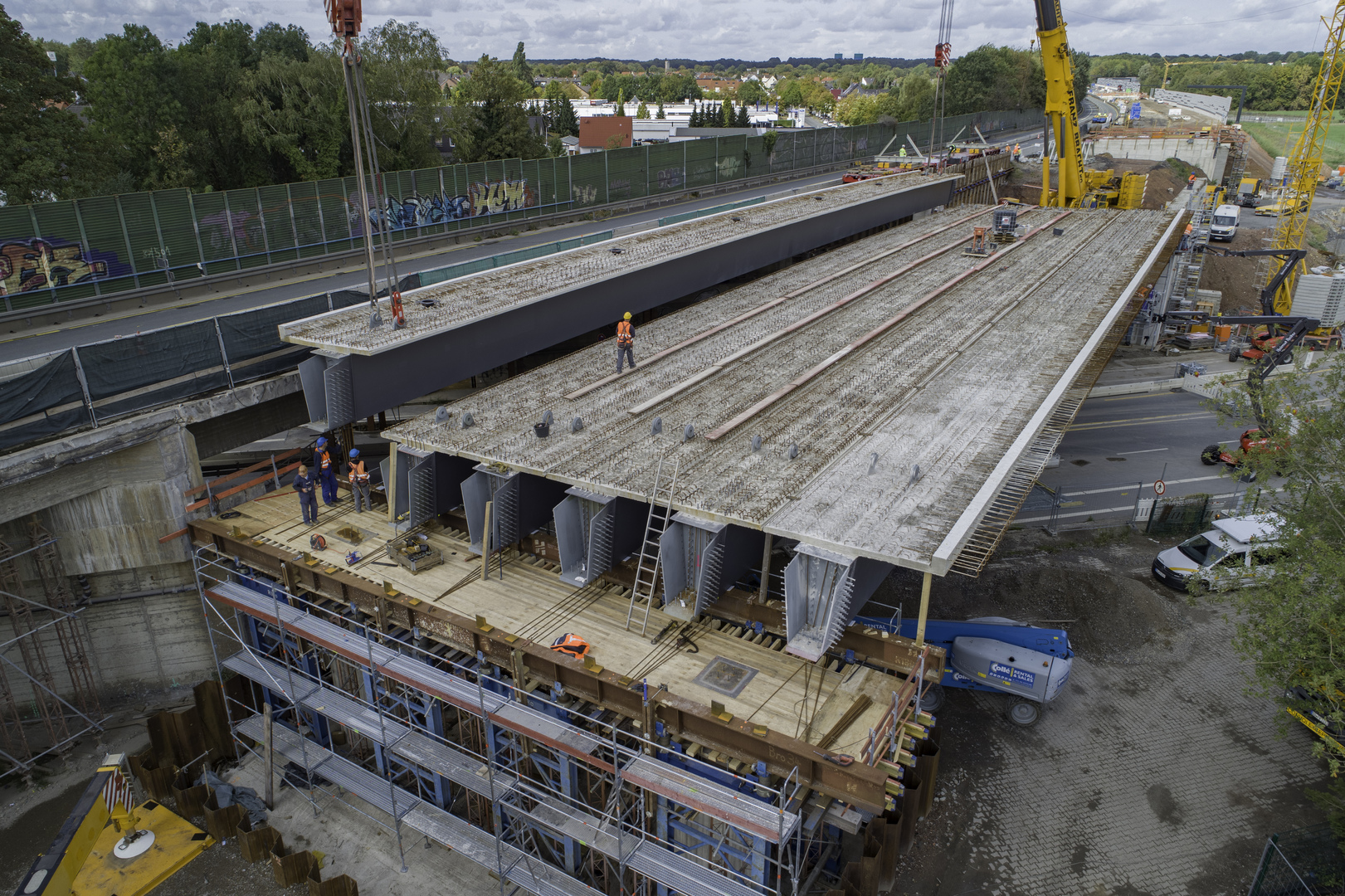 Brückenbaustelle aus der Luft – Übersicht