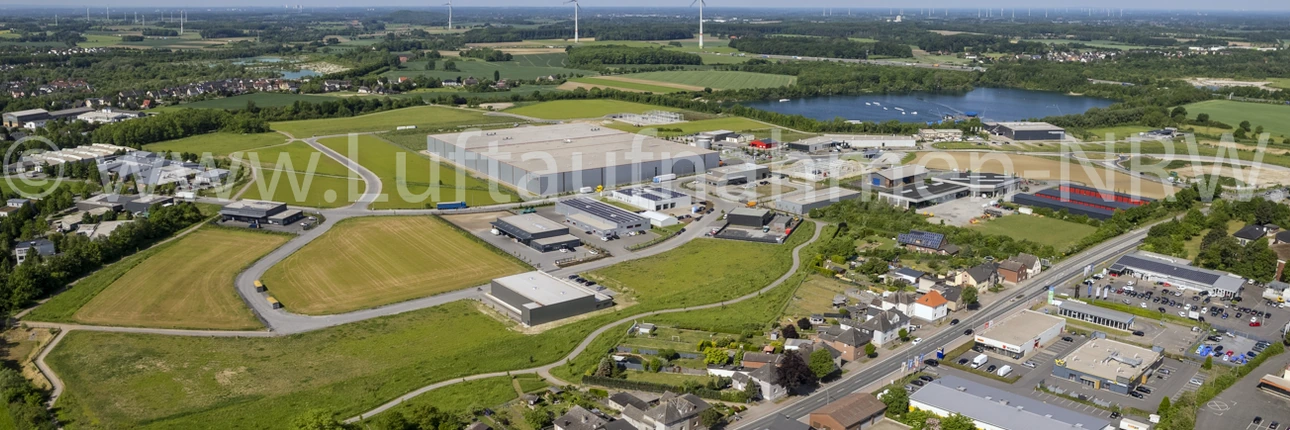 Gewerbegebiet Obere Brede in Beckum, 2022: Gewerbegebiet und angrenzende Wohnbebauung.