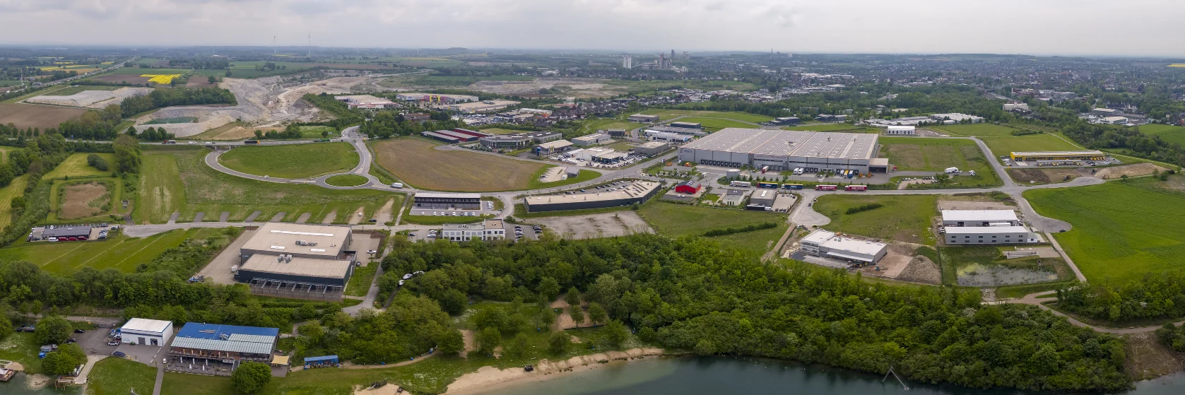 Gewerbegebiet Obere Brede in Beckum, 2024: Vom Tuttenbrocksee ins Gewerbegebiet.